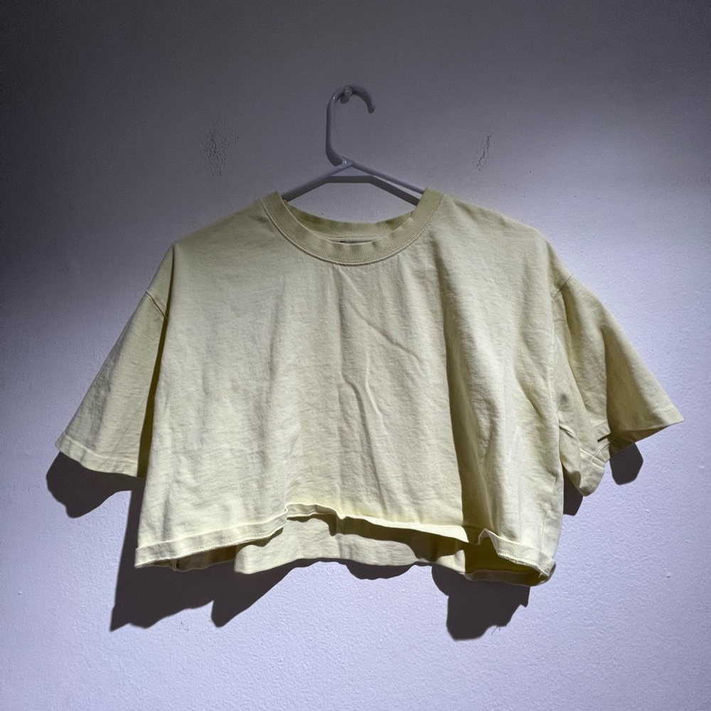 Basic palid yellow crop top
